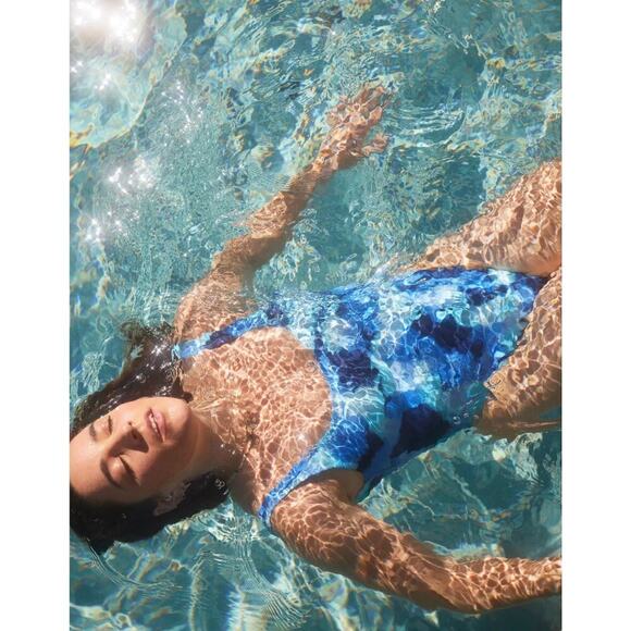 NWT Aerie Babewatch One Piece Swimsuit Size XS Big Sur Padded Beach Swim Surf - Picture 1 of 7